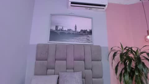 Snapshot of selene_tylor_ chatting on 01/07/26, 04:15 Selene online show from 01/07/26, 04:15