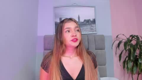 Snapshot of selene_tylor_ chatting on 03/01/26, 04:25 Selene online show from 03/01/26, 04:25
