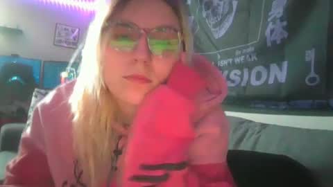 Selene online show from 01/29/25, 05:13