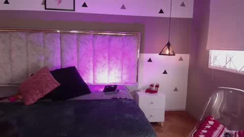 Selene online show from 10/13/25, 11:54