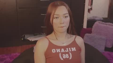 Snapshot of selenee___e chatting on 01/18/25, 03:42 selene online show from 01/18/25, 03:42