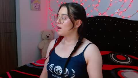 Snapshot of seleneg chatting on 11/20/25, 03:07 Selene G online show from 11/20/25, 03:07