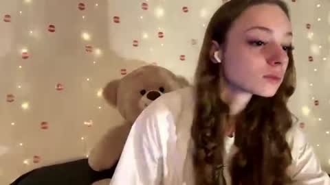 Kylie online show from 07/26/26, 09:05