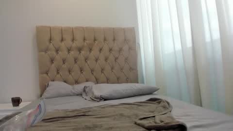 Selene online show from 09/18/25, 01:02