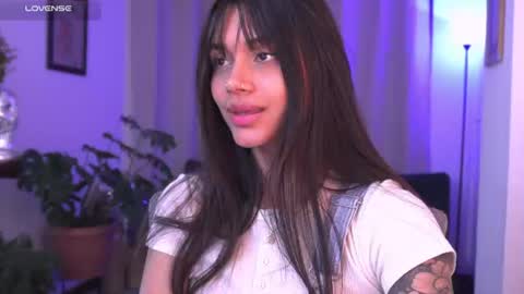 Snapshot of selenevaughan chatting on 06/17/26, 02:47 Selene online show from 06/17/26, 02:47