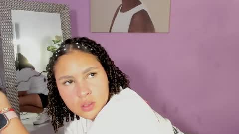 SeleneVoon online show from 10/25/25, 08:47