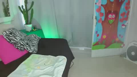 Selenna1 online show from 02/04/25, 05:01
