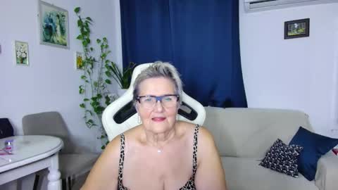 Selenna online show from 02/02/26, 06:17