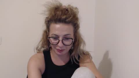 Selenna online show from 10/10/25, 07:35