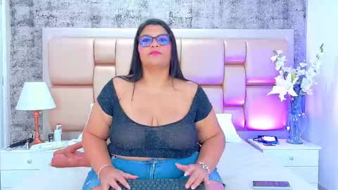 Snapshot of selennacooper chatting on 12/05/25, 11:30 Selenna Cooper online show from 12/05/25, 11:30