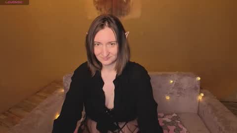 Snapshot of selestiasonata chatting on 03/19/26, 02:04 selestiasonata online show from 03/19/26, 02:04