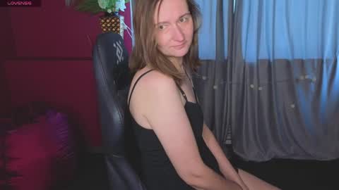 Snapshot of selestiasonata chatting on 06/05/26, 06:52 selestiasonata online show from 06/05/26, 06:52