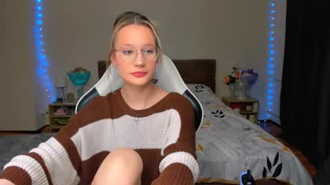 Simon and Alice online show from 10/26/25, 08:26