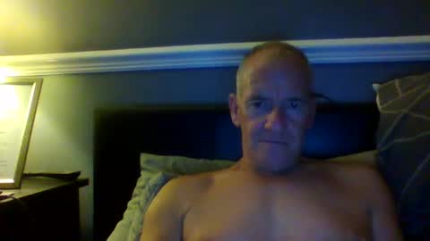 selfsucker28772 online show from 10/01/25, 10:49