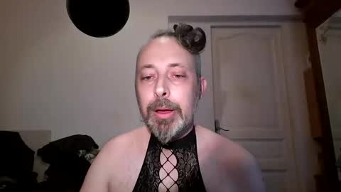 Snapshot of selfsuckin35 chatting on 10/27/25, 09:46 call me how you want its ok online show from 10/27/25, 09:46