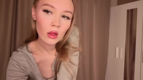 Snapshot of selina__moon chatting on 04/30/26, 01:34 Selina online show from 04/30/26, 01:34