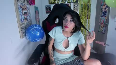 Snapshot of selina_kyl3 chatting on 12/31/24, 01:57 Selinna Kyle online show from 12/31/24, 01:57