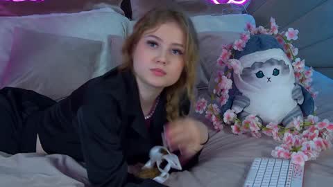 SelinSwarovski online show from 01/28/25, 07:42