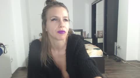 sellena_angels online show from 01/17/25, 10:12