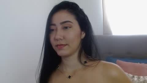 Snapshot of sellenastone chatting on 10/25/25, 03:29 Sellena Stone online show from 10/25/25, 03:29