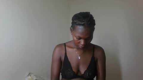 Snapshot of sellinprinces chatting on 10/04/25, 12:47 sellinprinces online show from 10/04/25, 12:47