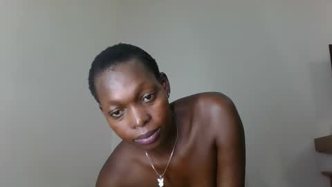 Snapshot of sellinprinces chatting on 10/21/25, 01:39 sellinprinces online show from 10/21/25, 01:39