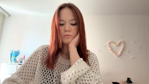 Snapshot of selmacalumag chatting on 04/30/26, 09:15 Lily online show from 04/30/26, 09:15