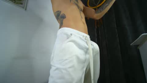 Snapshot of sem_alas chatting on 10/14/25, 12:00 sem_alas online show from 10/14/25, 12:00