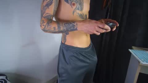 Snapshot of sem_alas chatting on 11/14/25, 01:15 sem_alas online show from 11/14/25, 01:15