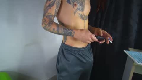 Snapshot of sem_alas chatting on 11/19/25, 01:05 sem_alas online show from 11/19/25, 01:05