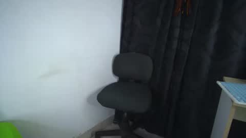 Snapshot of sem_alas chatting on 11/20/25, 01:17 sem_alas online show from 11/20/25, 01:17