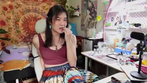 Snapshot of sen_and_sin chatting on 07/10/26, 12:26 Sen online show from 07/10/26, 12:26