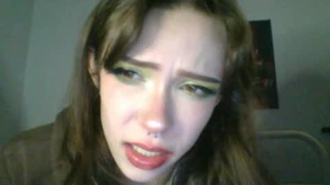 Snapshot of sendforesme chatting on 12/29/24, 01:13 goddess esme online show from 12/29/24, 01:13