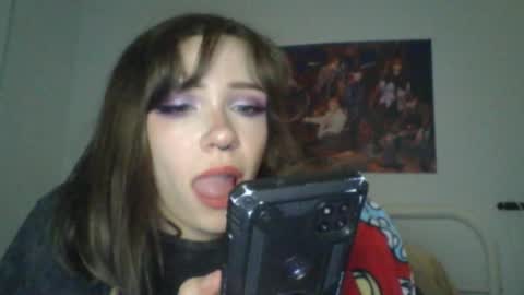 Snapshot of sendforesme chatting on 01/04/25, 03:18 goddess esme online show from 01/04/25, 03:18