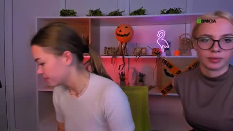 Snapshot of sendi_cais chatting on 10/29/25, 09:33 Sendi online show from 10/29/25, 09:33