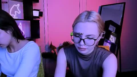 Snapshot of sendi_cais chatting on 11/11/25, 05:51 Sendi online show from 11/11/25, 05:51