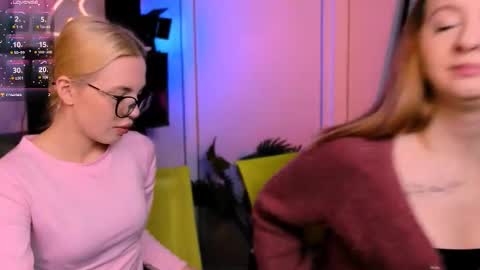 Snapshot of sendi_cais chatting on 11/23/25, 09:20 Sendi online show from 11/23/25, 09:20