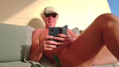 Snapshot of seniorfuntime1556 chatting on 10/05/25, 04:16 Summiteer online show from 10/05/25, 04:16