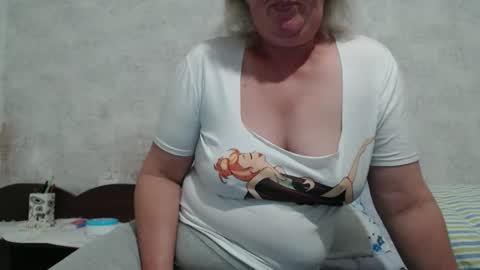 Snapshot of seniorita333 chatting on 11/02/25, 07:44 Lenna online show from 11/02/25, 07:44