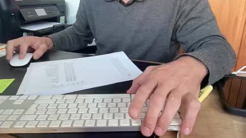 Snapshot of sens3439 chatting on 10/14/25, 03:13 sens3439 online show from 10/14/25, 03:13