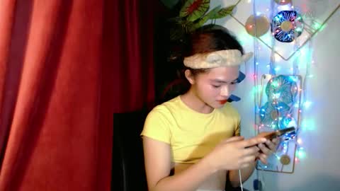 sensational_yeng online show from 12/19/25, 04:41