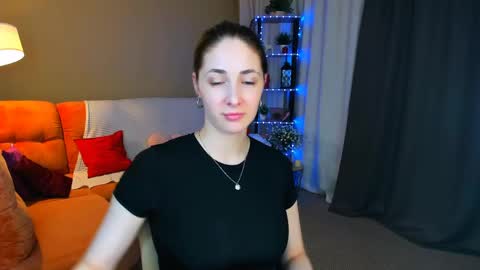 sensitiveheartt online show from 05/16/26, 07:45