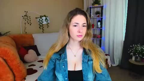 sensitiveheartt online show from 06/16/26, 03:20