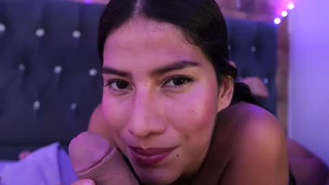 Snapshot of senssual_goddess chatting on 11/17/25, 04:35 senssual_goddess online show from 11/17/25, 04:35