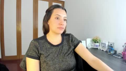 Snapshot of sensual__lady chatting on 12/06/24, 08:40 Samantha - online show from 12/06/24, 08:40