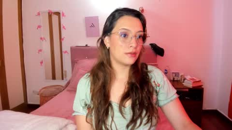 Snapshot of sensual__lady chatting on 11/19/25, 06:08 Samantha - online show from 11/19/25, 06:08