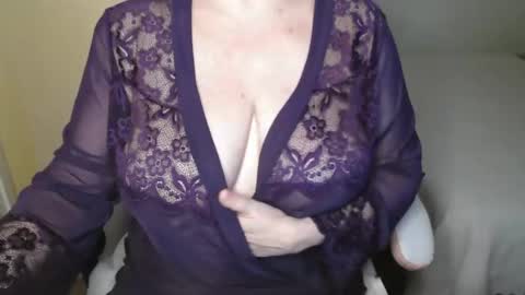 Snapshot of sensual_cris chatting on 10/29/25, 08:38 CRIS  online show from 10/29/25, 08:38