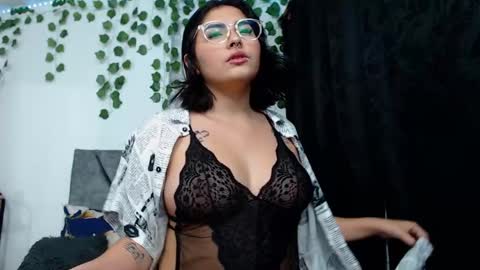Camille and sophie online show from 01/20/25, 01:18