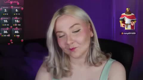 Snapshot of sensual_girrrl chatting on 11/06/25, 08:43 Ilona online show from 11/06/25, 08:43