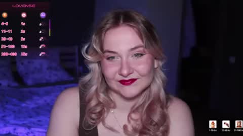 Snapshot of sensual_girrrl chatting on 07/27/26, 11:23 Ilona online show from 07/27/26, 11:23